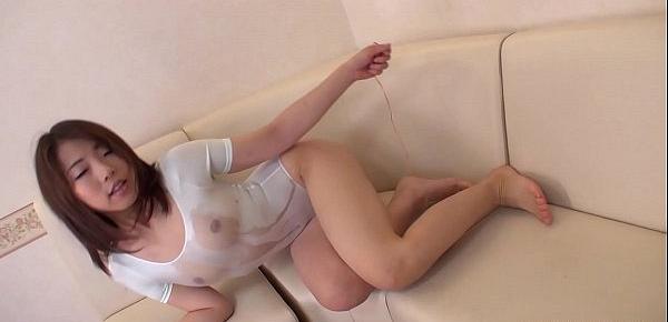  Japanese girl, Koto Shizuku is masturbating, uncensored